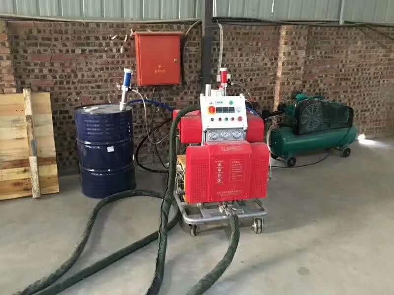 湖南聚脲噴涂機(jī) JNJXH5600 舞臺(tái)泡沫雕塑表層面硬化噴涂 壓力24Mpa(圖1) H5600型泡沫雕塑表面硬化聚脲噴涂機(jī)